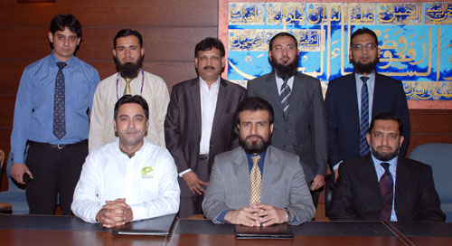 Seen in the picture New Horizon: Rahim Eqbal (COO) and Sohail Ahmed (Accounts Director). Meezan Bank: Mohammad Raza (Head of Consumer Banking), Sohail Khan (Head of Marketing), Noman Ahmed (Business Manager - Unsecured Financing) and Wise ur Rehman (Business Manager - Housing Finance)