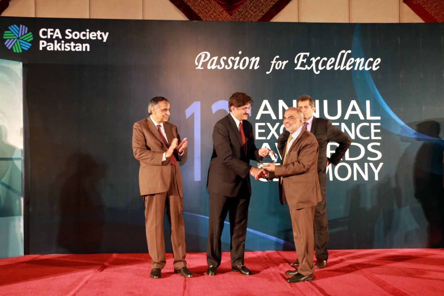 Meezan Bank receives ‘Best Islamic Bank of the Year’ award for the seventh consecutive year by CFA Society of Pakistan!