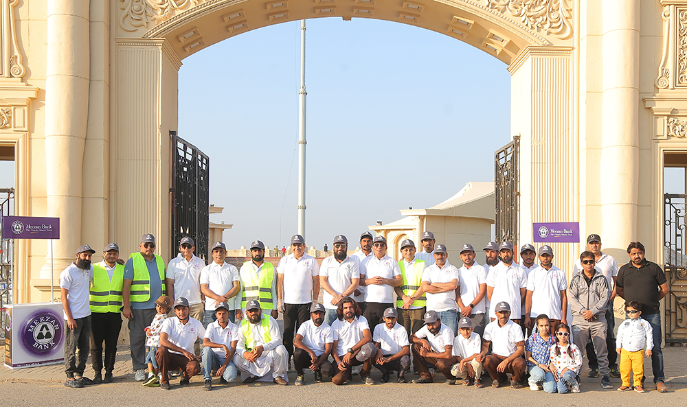 MBL-Beach-Cleanup